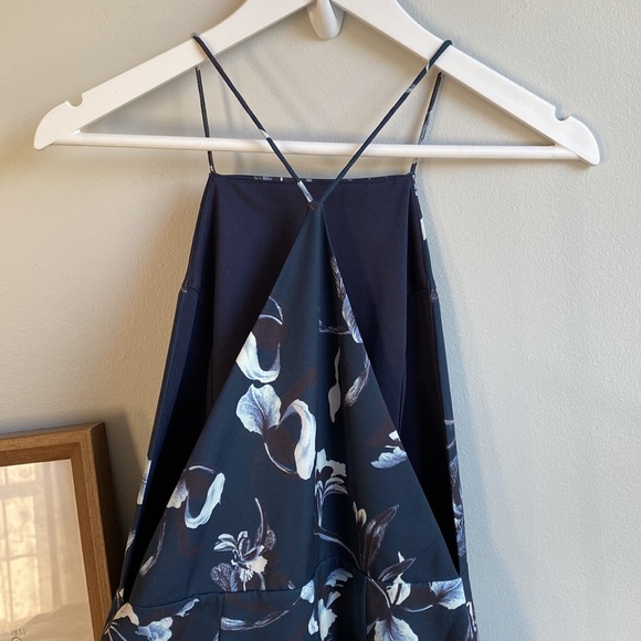 Airlie Isolla Bella Halter Midi Dress - Picture 6 of 11